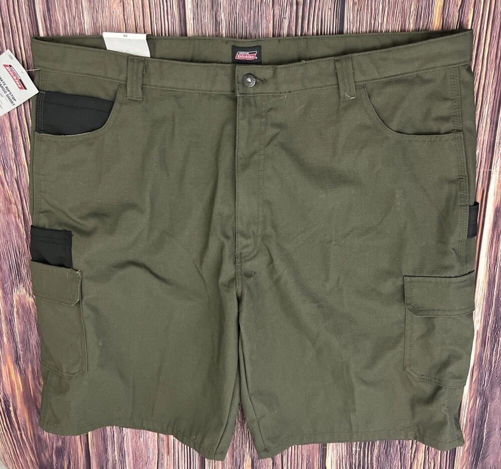 NWT Genuine Dickies Utility Relaxed Fit Green Ripstop Shorts Mens Size 44